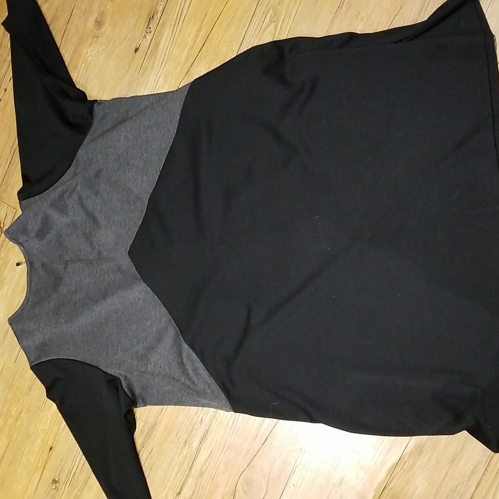Avenue knit dress 3/4 sleeve v neck w/chain detail at neck/chest EUC sz 22/24 - Picture 6 of 10
